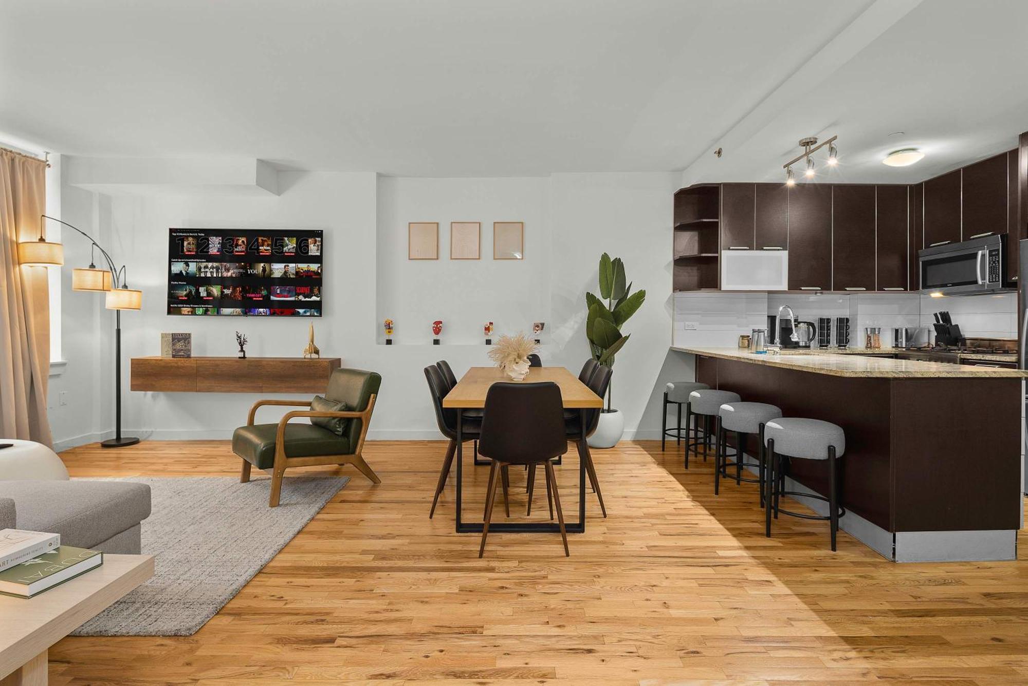 Spacious 2br Steps From Times Square & Broadway Nova York