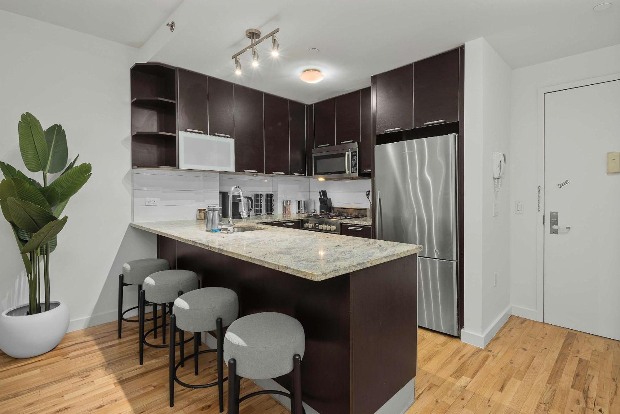 Spacious 2br Steps From Times Square & Broadway Apartamento *